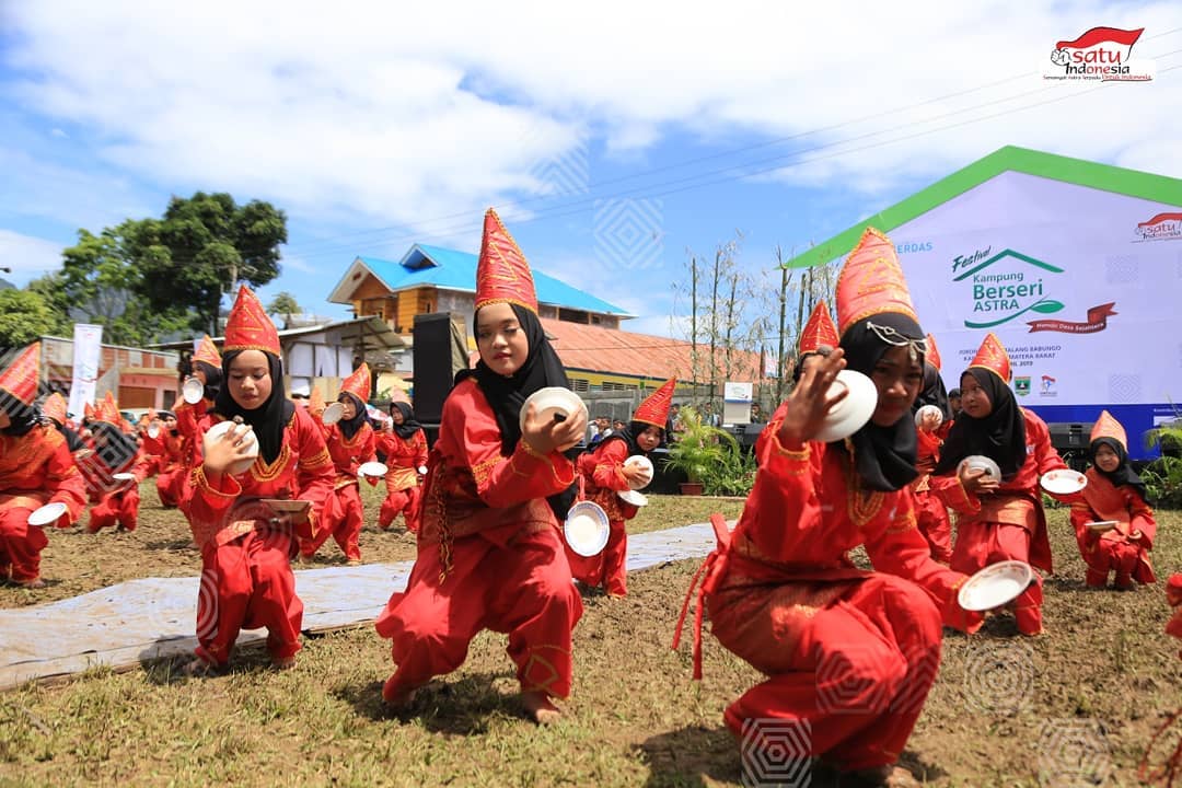 Peringatan Hari Pendidikan Nasional di Kampung Berseri Astra Jorong Tabek